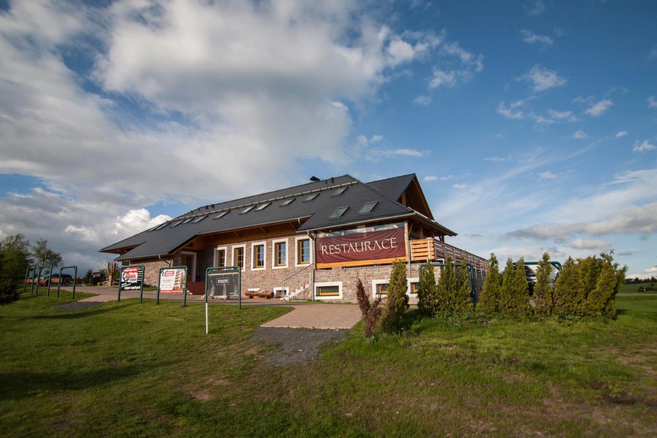 Hotel Krusnohorsky Dvur Cínovec Exterior foto